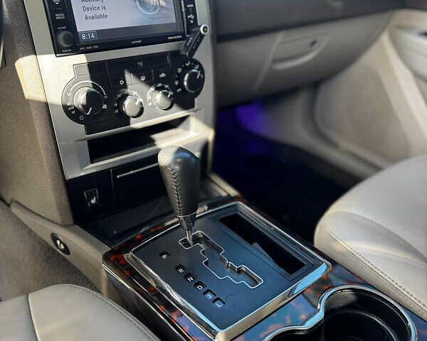 Черный Крайслер 300C, объемом двигателя 2.7 л и пробегом 138 тыс. км за 8800 $, фото 4 на Automoto.ua