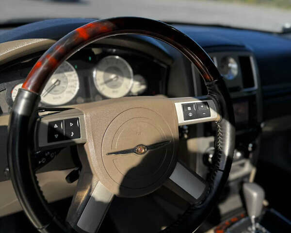 Черный Крайслер 300C, объемом двигателя 2.7 л и пробегом 138 тыс. км за 8800 $, фото 3 на Automoto.ua