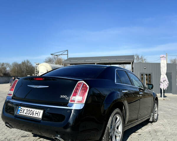 Черный Крайслер 300C, объемом двигателя 3 л и пробегом 170 тыс. км за 12900 $, фото 2 на Automoto.ua
