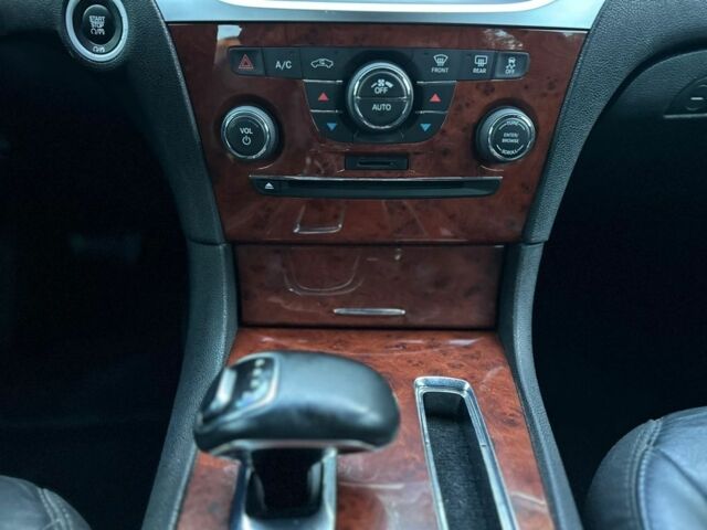 Крайслер 300C 2012 у Києві на Automoto.ua Чорний Крайслер 300C, об'ємом двигуна 3.6 л та пробігом 215 тис. км за 10900 $, фото 9 на Automoto.ua