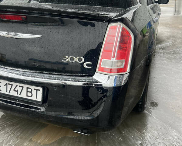 Черный Крайслер 300C, объемом двигателя 2.99 л и пробегом 260 тыс. км за 10800 $, фото 19 на Automoto.ua