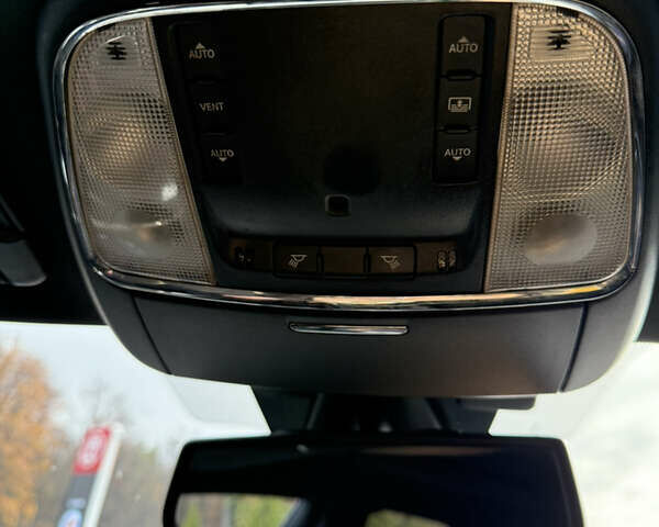 Черный Крайслер 300C, объемом двигателя 3 л и пробегом 280 тыс. км за 13000 $, фото 15 на Automoto.ua