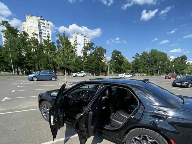 Черный Крайслер 300C, объемом двигателя 3.6 л и пробегом 165 тыс. км за 16800 $, фото 7 на Automoto.ua