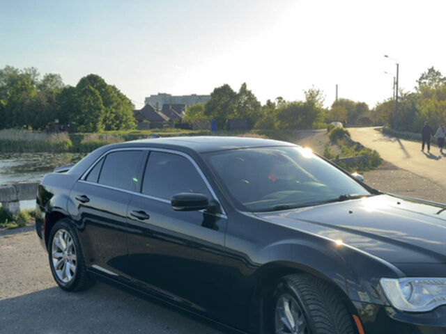 Чорний Крайслер 300C, об'ємом двигуна 3.6 л та пробігом 200 тис. км за 13000 $, фото 4 на Automoto.ua
