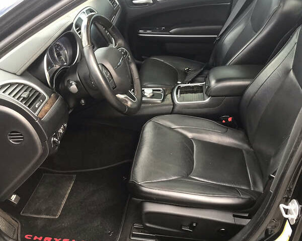 Чорний Крайслер 300C, об'ємом двигуна 3.6 л та пробігом 146 тис. км за 16500 $, фото 11 на Automoto.ua