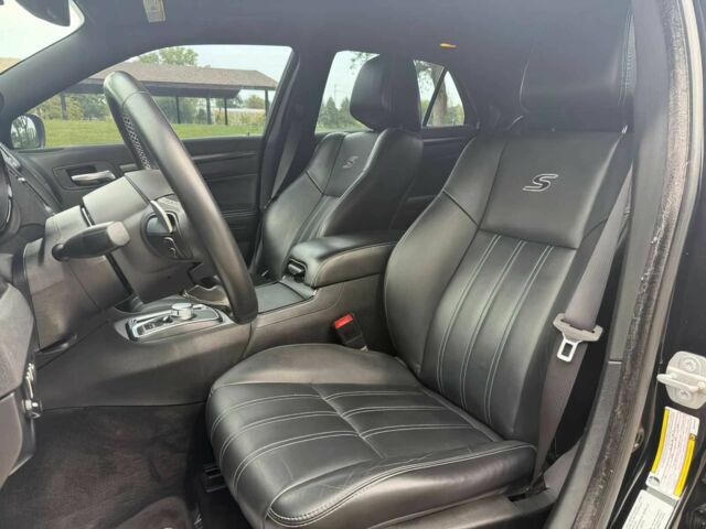Черный Крайслер 300C, объемом двигателя 3.6 л и пробегом 78 тыс. км за 7900 $, фото 11 на Automoto.ua