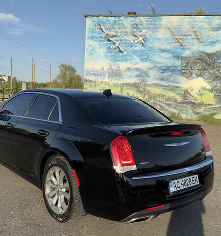 Чорний Крайслер 300C, об'ємом двигуна 3.6 л та пробігом 200 тис. км за 14999 $, фото 2 на Automoto.ua