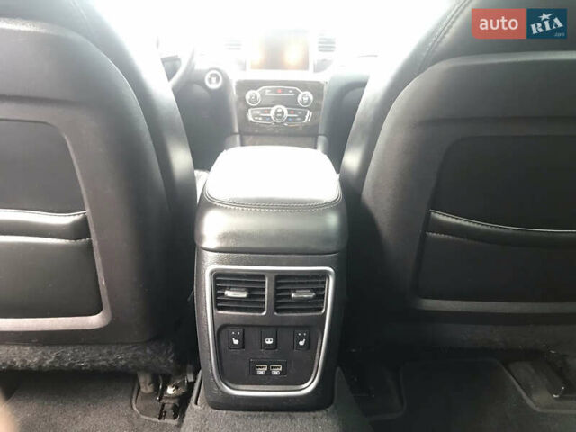 Чорний Крайслер 300C, об'ємом двигуна 3.6 л та пробігом 146 тис. км за 16500 $, фото 7 на Automoto.ua