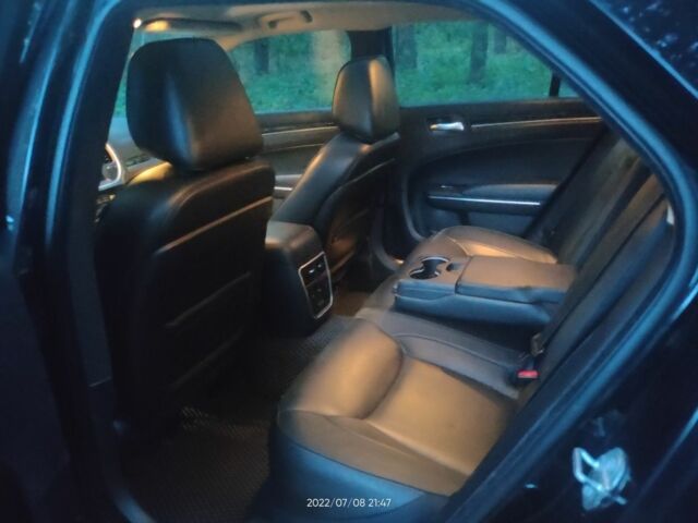 Черный Крайслер 300C, объемом двигателя 3.6 л и пробегом 144 тыс. км за 16500 $, фото 7 на Automoto.ua