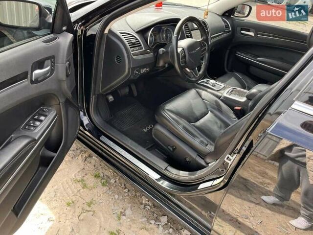 Черный Крайслер 300C, объемом двигателя 3.6 л и пробегом 175 тыс. км за 14900 $, фото 29 на Automoto.ua