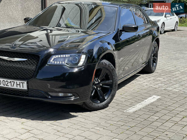 Чорний Крайслер 300C, об'ємом двигуна 3.61 л та пробігом 161 тис. км за 18999 $, фото 10 на Automoto.ua