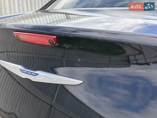 Черный Крайслер 300C, объемом двигателя 3.6 л и пробегом 175 тыс. км за 14900 $, фото 8 на Automoto.ua