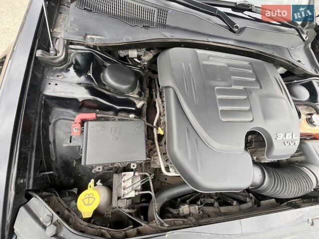 Черный Крайслер 300C, объемом двигателя 3.6 л и пробегом 175 тыс. км за 14900 $, фото 21 на Automoto.ua