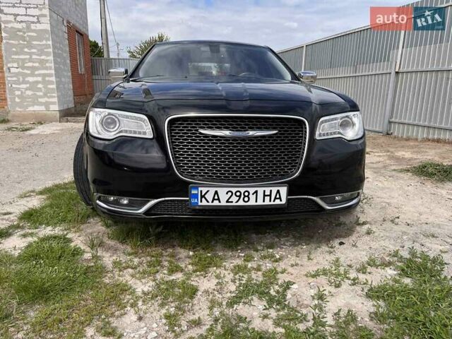 Черный Крайслер 300C, объемом двигателя 3.6 л и пробегом 175 тыс. км за 14900 $, фото 2 на Automoto.ua