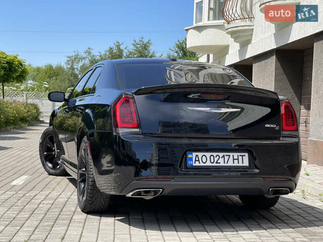 Чорний Крайслер 300C, об'ємом двигуна 3.61 л та пробігом 161 тис. км за 18999 $, фото 12 на Automoto.ua