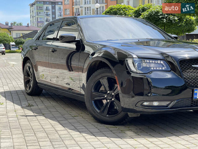 Чорний Крайслер 300C, об'ємом двигуна 3.61 л та пробігом 161 тис. км за 18999 $, фото 4 на Automoto.ua