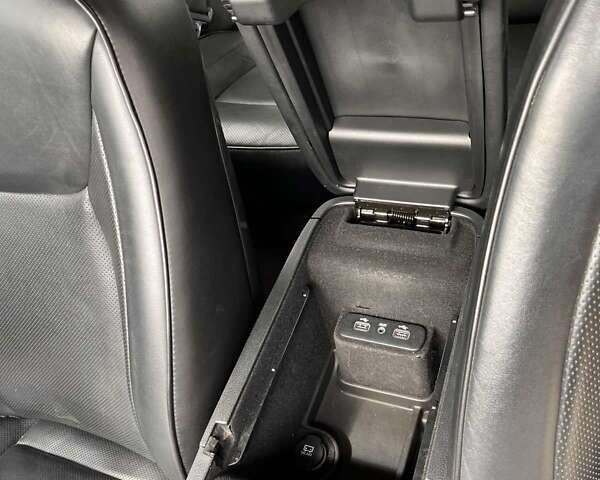 Черный Крайслер 300C, объемом двигателя 3.6 л и пробегом 175 тыс. км за 16000 $, фото 35 на Automoto.ua