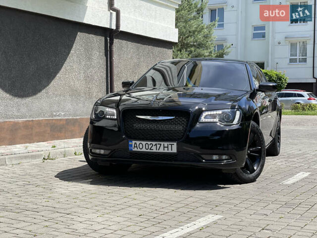 Чорний Крайслер 300C, об'ємом двигуна 3.61 л та пробігом 161 тис. км за 18999 $, фото 8 на Automoto.ua