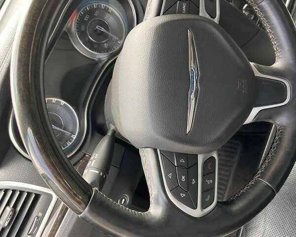 Черный Крайслер 300C, объемом двигателя 3.6 л и пробегом 175 тыс. км за 14900 $, фото 22 на Automoto.ua