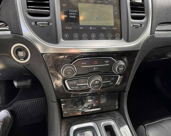 Черный Крайслер 300C, объемом двигателя 3.6 л и пробегом 175 тыс. км за 14900 $, фото 28 на Automoto.ua
