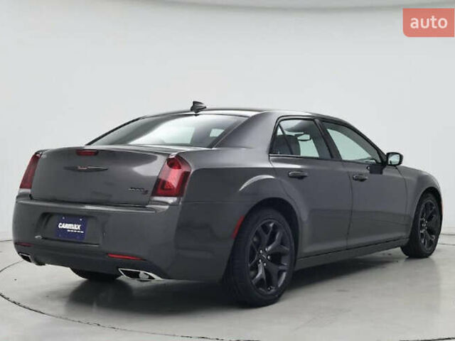 Черный Крайслер 300C, объемом двигателя 3.6 л и пробегом 79 тыс. км за 2900 $, фото 4 на Automoto.ua