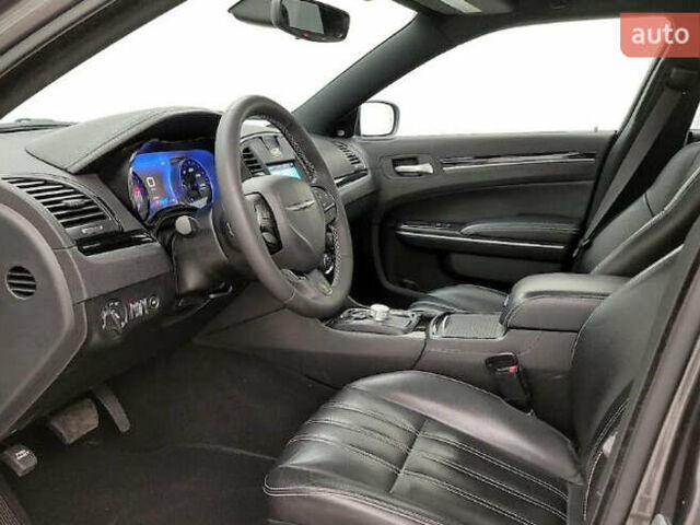 Черный Крайслер 300C, объемом двигателя 3.6 л и пробегом 79 тыс. км за 2900 $, фото 8 на Automoto.ua