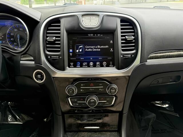Червоний Крайслер 300C, об'ємом двигуна 3.6 л та пробігом 125 тис. км за 5500 $, фото 10 на Automoto.ua