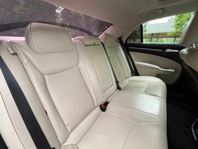 Червоний Крайслер 300C, об'ємом двигуна 3.6 л та пробігом 125 тис. км за 5500 $, фото 14 на Automoto.ua