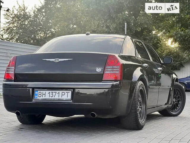 Крайслер 300C, объемом двигателя 5.7 л и пробегом 199 тыс. км за 8200 $, фото 5 на Automoto.ua