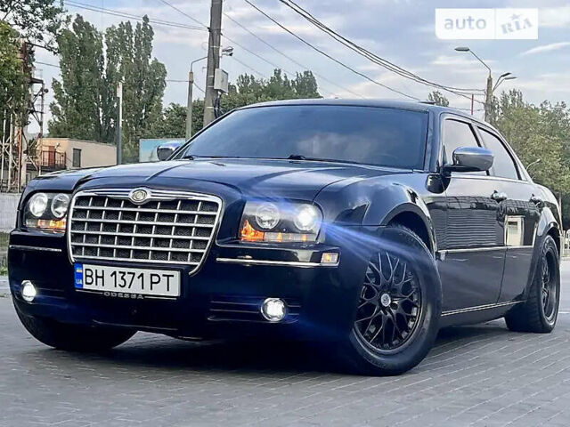 Крайслер 300C, объемом двигателя 5.7 л и пробегом 199 тыс. км за 8200 $, фото 4 на Automoto.ua