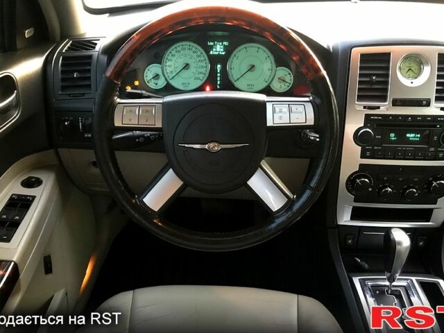 Крайслер 300C, об'ємом двигуна 2.7 л та пробігом 174 тис. км за 7499 $, фото 10 на Automoto.ua