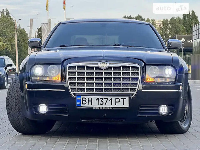 Крайслер 300C, объемом двигателя 5.7 л и пробегом 199 тыс. км за 8200 $, фото 3 на Automoto.ua