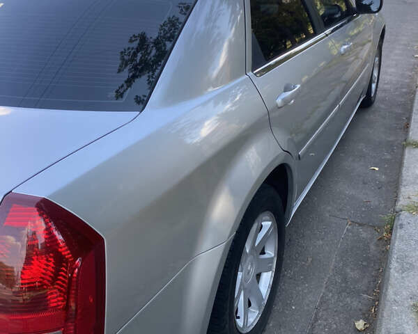 Крайслер 300C, объемом двигателя 3.52 л и пробегом 180 тыс. км за 6500 $, фото 6 на Automoto.ua