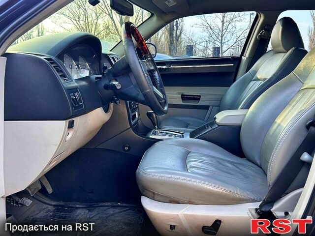 Крайслер 300C, об'ємом двигуна 27 л та пробігом 206 тис. км за 7700 $, фото 8 на Automoto.ua