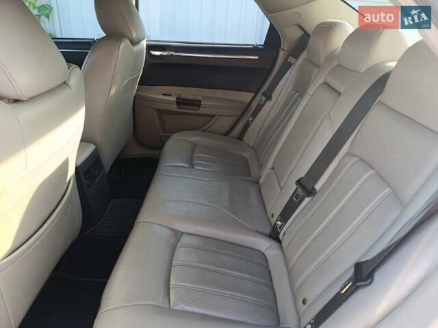 Крайслер 300C, об'ємом двигуна 2.7 л та пробігом 165 тис. км за 7000 $, фото 3 на Automoto.ua