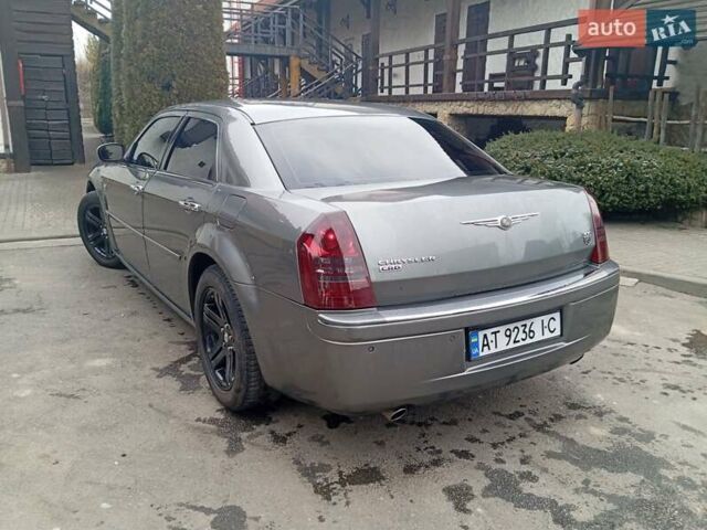 Крайслер 300C, объемом двигателя 3 л и пробегом 339 тыс. км за 7900 $, фото 10 на Automoto.ua