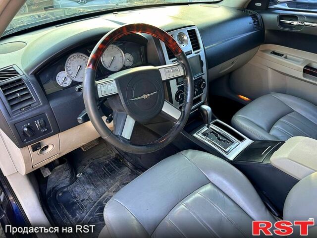 Крайслер 300C, об'ємом двигуна 27 л та пробігом 206 тис. км за 7700 $, фото 9 на Automoto.ua