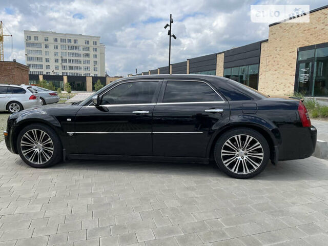 Крайслер 300C, объемом двигателя 2.7 л и пробегом 260 тыс. км за 9400 $, фото 3 на Automoto.ua