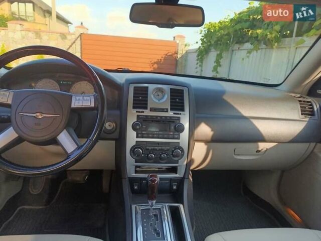 Крайслер 300C, об'ємом двигуна 2.7 л та пробігом 165 тис. км за 7000 $, фото 4 на Automoto.ua