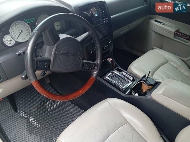 Крайслер 300C, объемом двигателя 3 л и пробегом 339 тыс. км за 7900 $, фото 13 на Automoto.ua