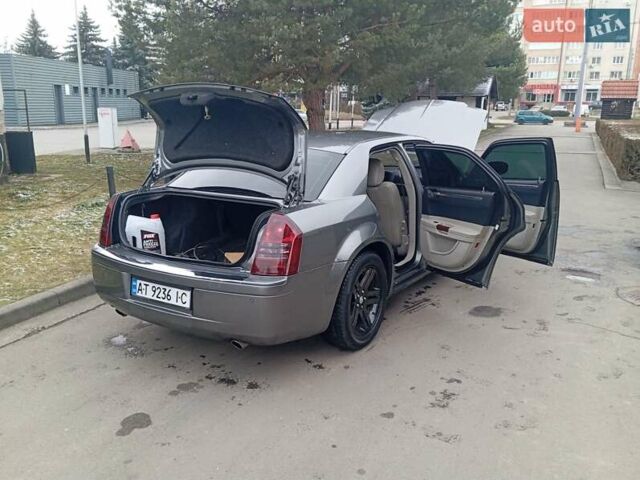 Крайслер 300C, объемом двигателя 3 л и пробегом 339 тыс. км за 7900 $, фото 24 на Automoto.ua