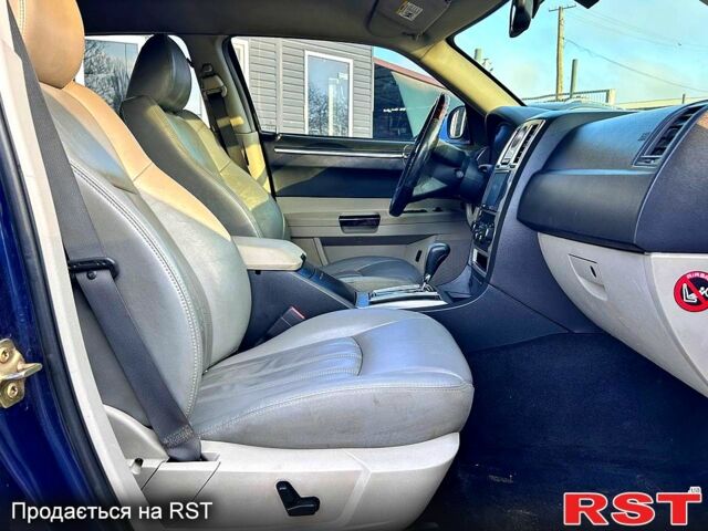 Крайслер 300C, об'ємом двигуна 27 л та пробігом 206 тис. км за 7700 $, фото 12 на Automoto.ua