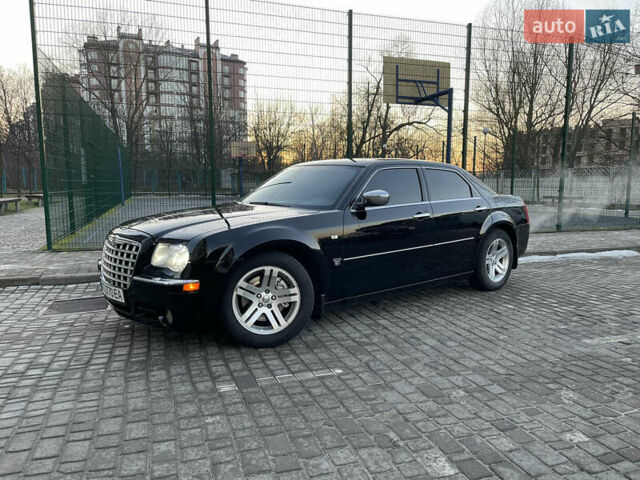 Крайслер 300C, объемом двигателя 2.7 л и пробегом 165 тыс. км за 9700 $, фото 1 на Automoto.ua