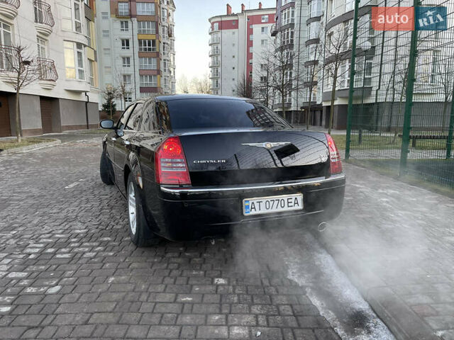 Крайслер 300C, объемом двигателя 2.7 л и пробегом 165 тыс. км за 9700 $, фото 7 на Automoto.ua