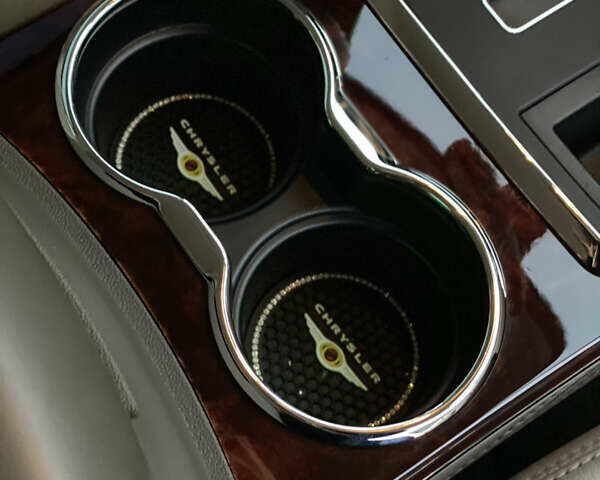 Крайслер 300C, объемом двигателя 2.7 л и пробегом 25 тыс. км за 35000 $, фото 9 на Automoto.ua