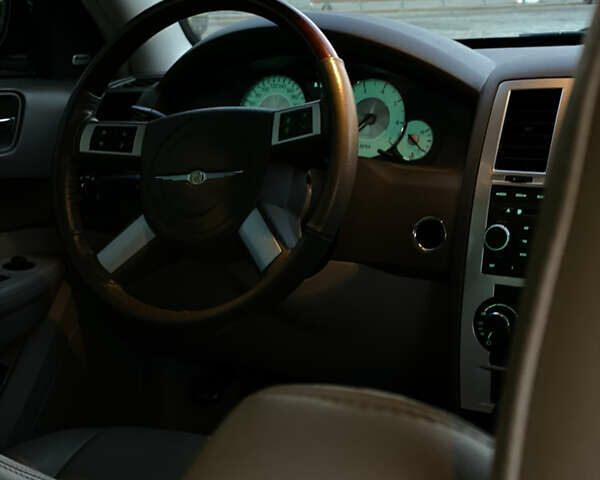 Крайслер 300C, объемом двигателя 2.7 л и пробегом 25 тыс. км за 35000 $, фото 10 на Automoto.ua