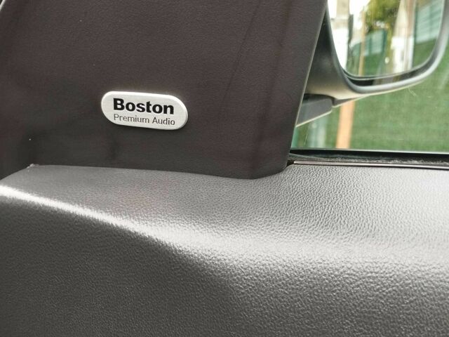 Серый Крайслер 300C, объемом двигателя 3 л и пробегом 3 тыс. км за 4500 $, фото 5 на Automoto.ua