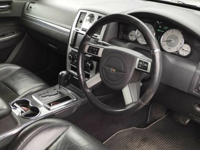 Серый Крайслер 300C, объемом двигателя 3 л и пробегом 3 тыс. км за 4500 $, фото 8 на Automoto.ua