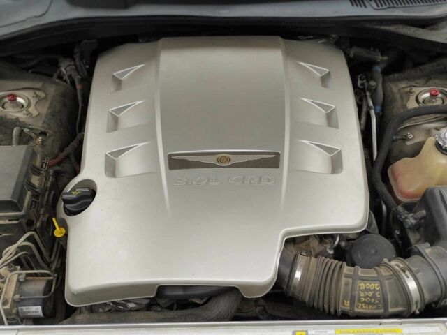 Серый Крайслер 300C, объемом двигателя 3 л и пробегом 3 тыс. км за 4500 $, фото 1 на Automoto.ua