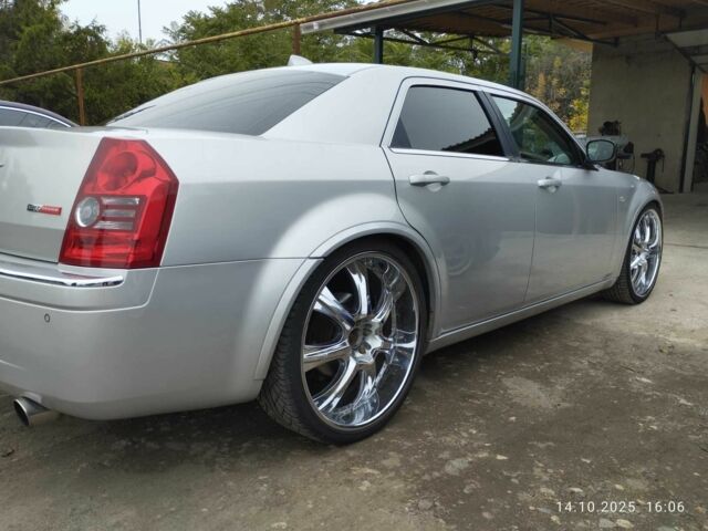 Серый Крайслер 300C, объемом двигателя 3 л и пробегом 3 тыс. км за 4500 $, фото 9 на Automoto.ua